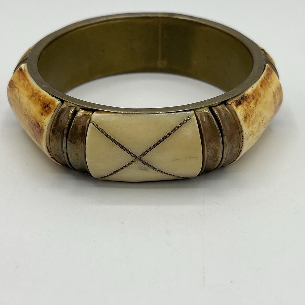Stone Brass Women’s Cuff Bracelet Ivory Tone Slip On Boho Peasant Nature - Picture 4 of 13